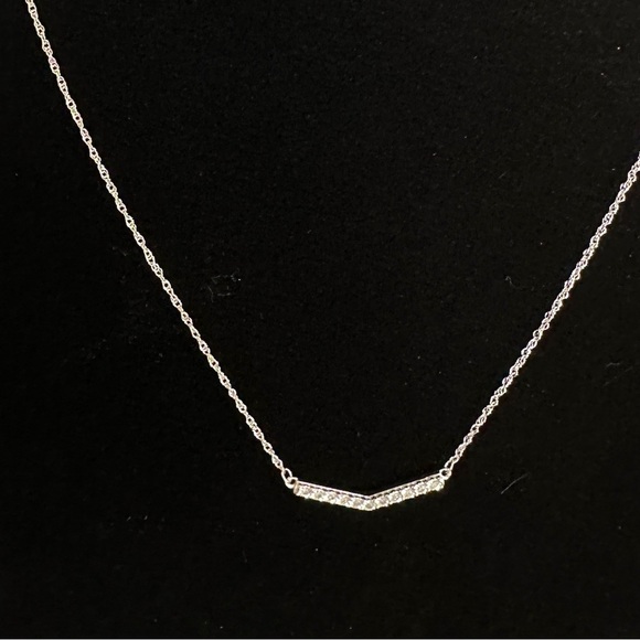 Diamond and sterling silver modern simplicity necklace - Picture 2 of 9